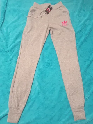 Pantalón chándal Adidas gris