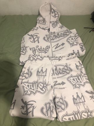 Conjunto chándal gris y blanco nuevo