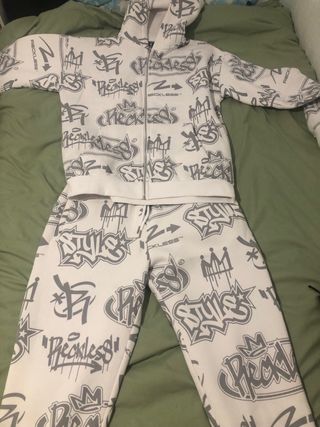 Conjunto chándal gris y blanco nuevo