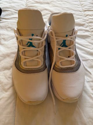 Zapatillas Nike Jordan Blancas y Turquesa