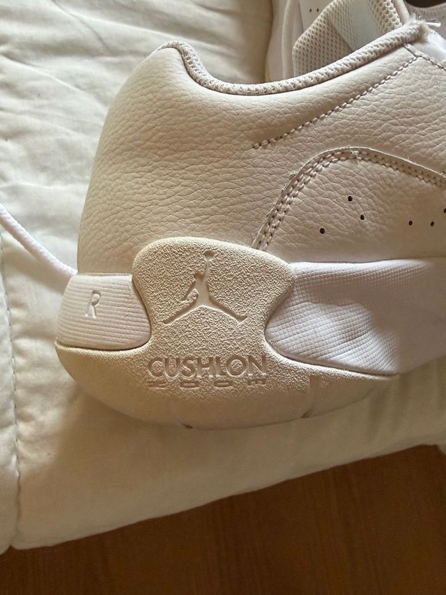 Zapatillas Nike Jordan Blancas y Turquesa