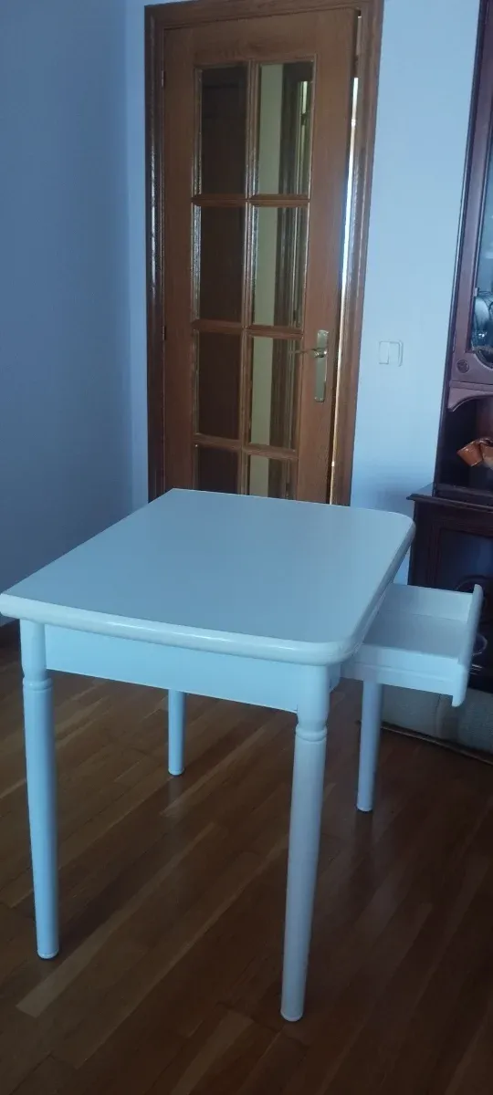 Mesa extensible de cocina con 4 sillas