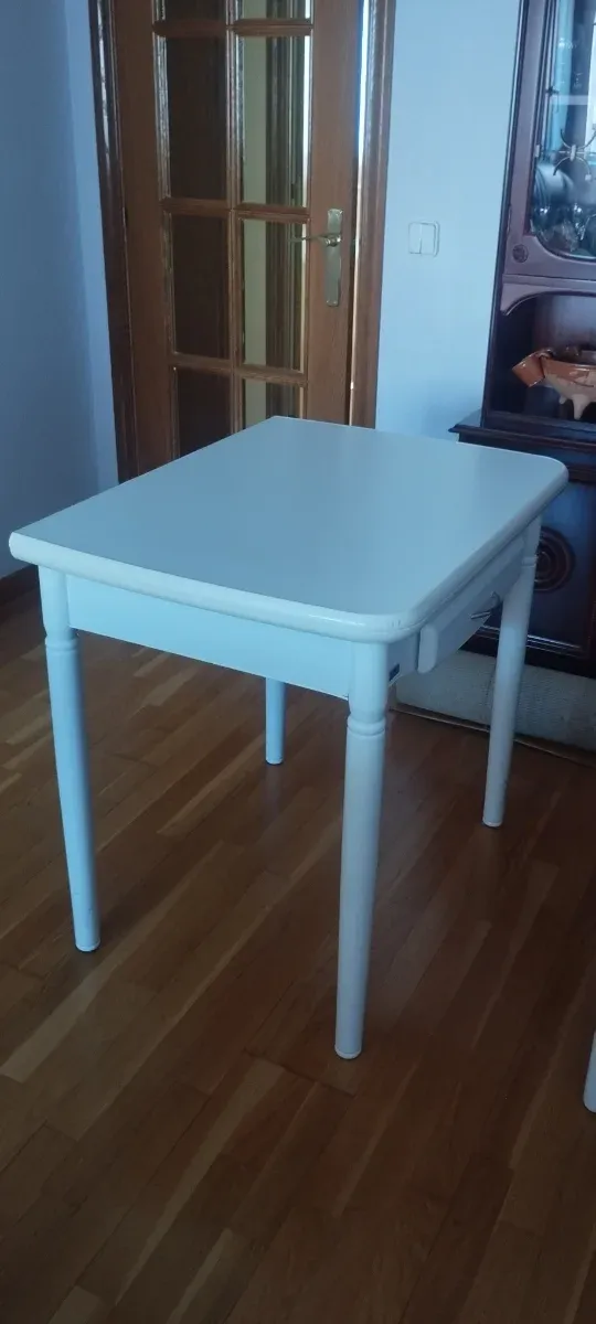 Mesa extensible de cocina con 4 sillas