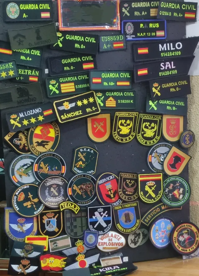 Collezione di adesivi Guardia Civil e altri corpi