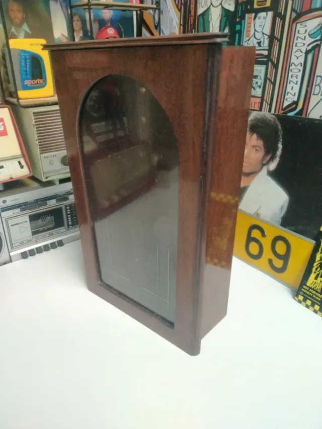 Caja de reloj de madera con cristal