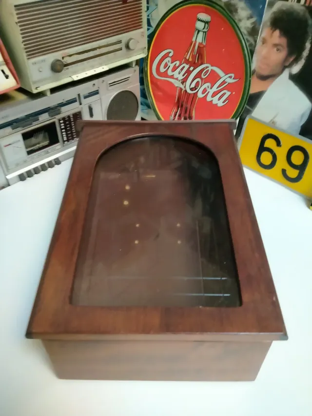 Caja de reloj de madera con cristal