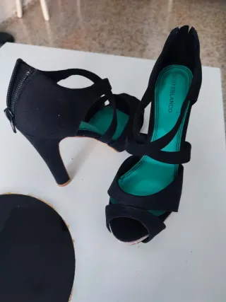 Zapatos de tacón negros Suiteblanco