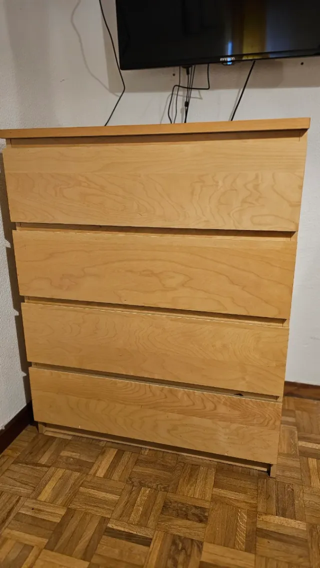 Cómoda MALM IKEA, 4 cajones madera clara