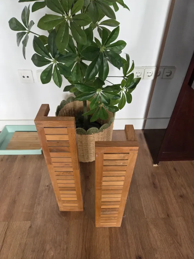 Estantería de madera Ikea