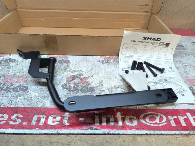 SOPORTE IZQUIERDO MALETA KAWASAKI VULCAN S 650 15