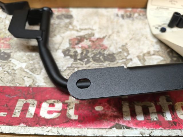 SOPORTE IZQUIERDO MALETA KAWASAKI VULCAN S 650 15