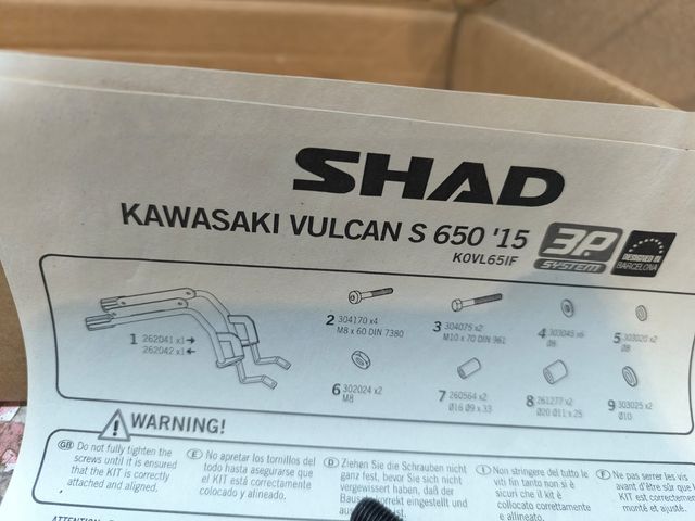 SOPORTE IZQUIERDO MALETA KAWASAKI VULCAN S 650 15