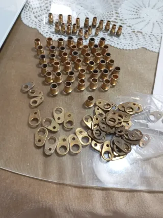 Conectores metálicos antiguos de material electric