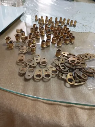 Conectores metálicos antiguos de material electric