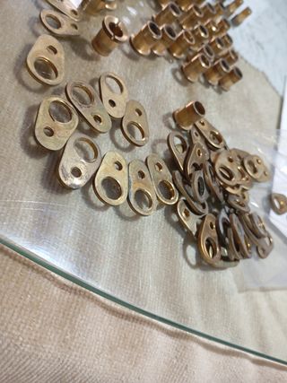 Conectores metálicos antiguos de material electric