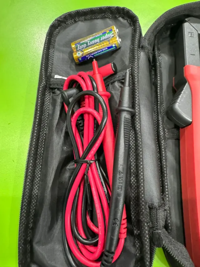 Pinza Amperimetrica UNI-T UT202F