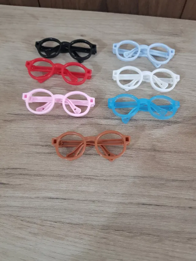 Gafas de muñeca (varios colores)