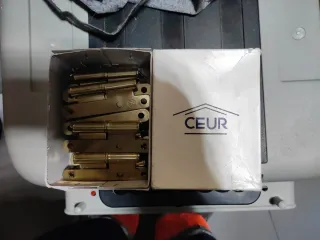Bisagras de latón nuevas caja con 11 UD.o sueltas
