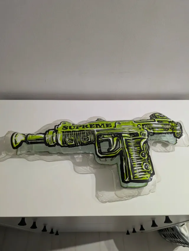 Inflable Toy Uzi Supreme