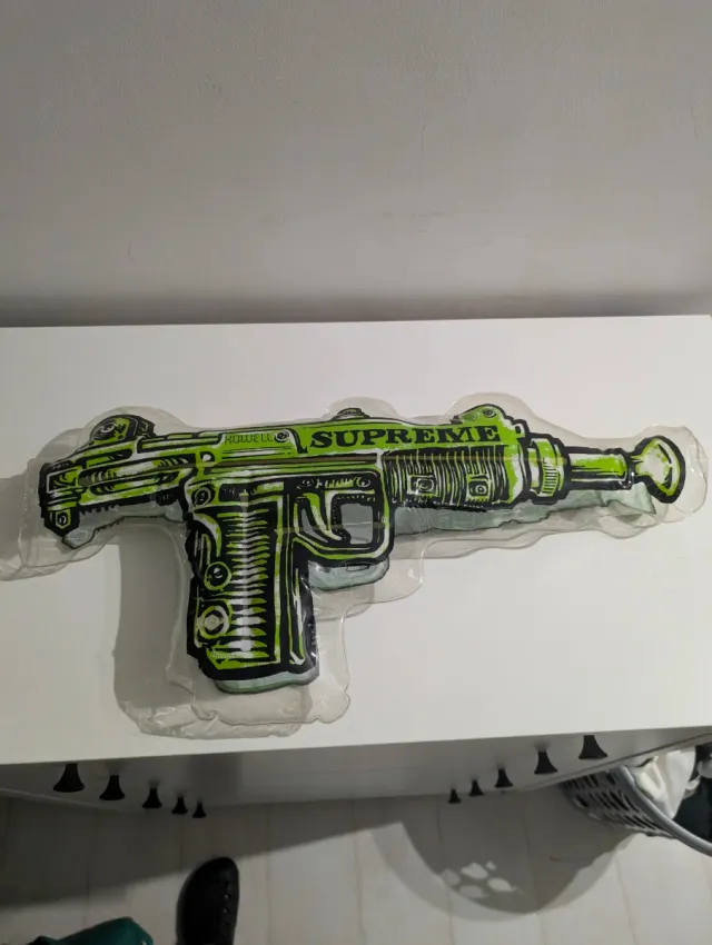 Inflable Toy Uzi Supreme