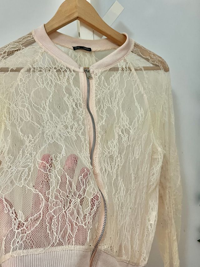 Chaqueta Zara encaje rosa palo T.M