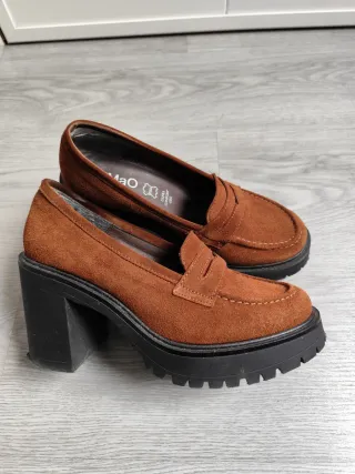 Zapatos de ante tacón grueso