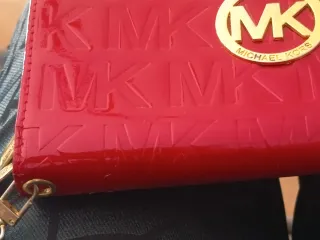 Cartera Charol Michael Kors Roja