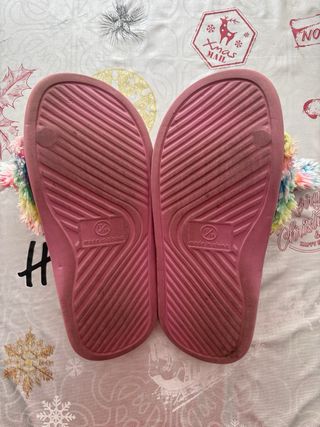 CHANCLAS PELUCHE PERRO MULTICOLOR