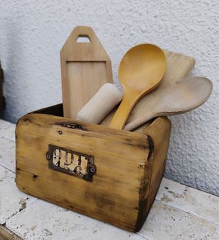 Scatola di legno rustica per utensili