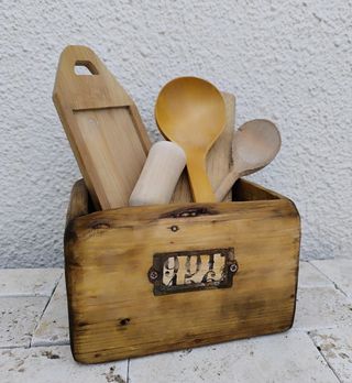 Scatola di legno rustica per utensili