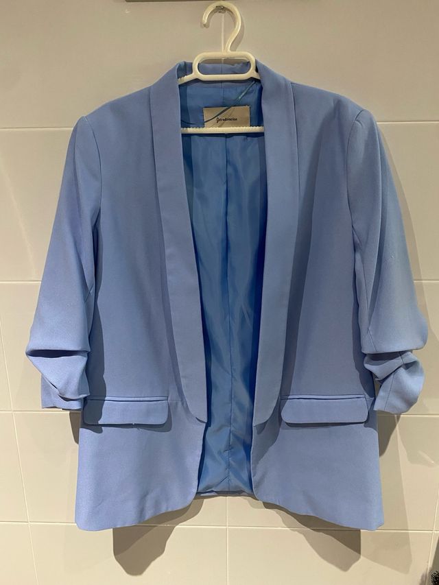 Blazer azul de Stradivarius
