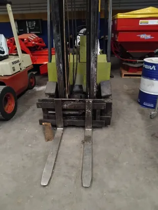 Carretilla elevadora CLARK