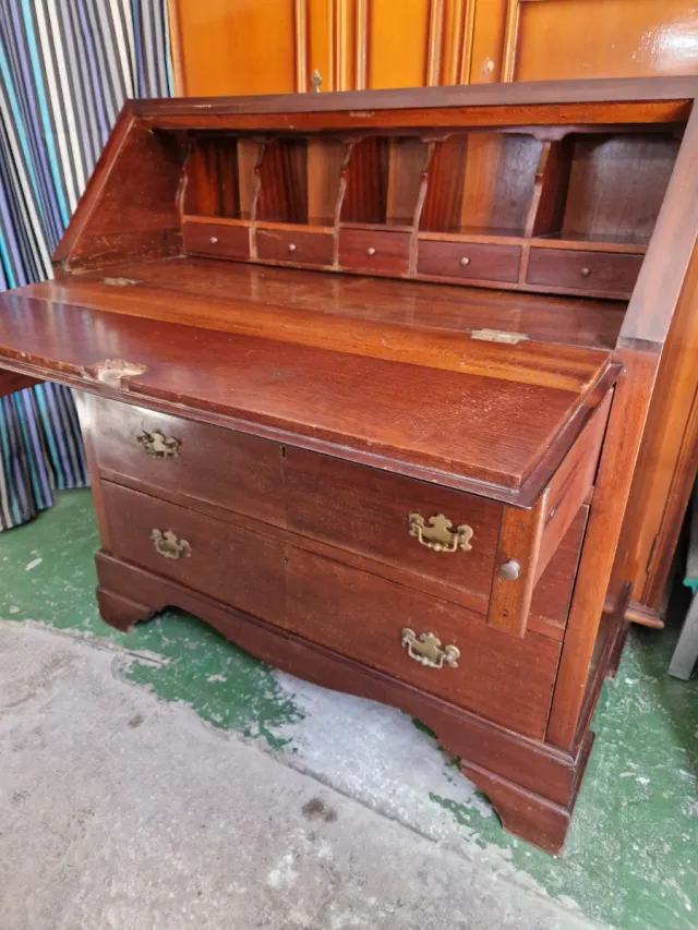 Mueble clásico recibidor madera