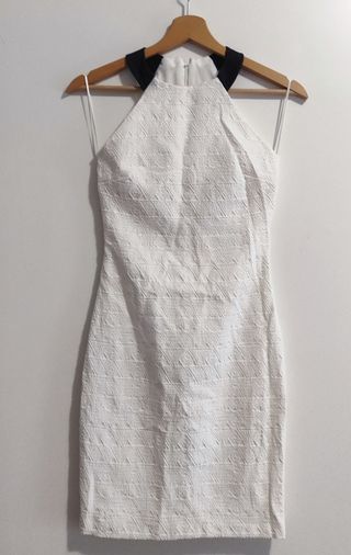 Vestido blanco halter con textura