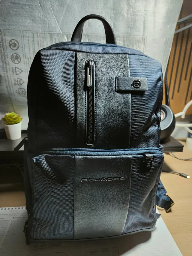 Zaino Piquadro nero/blu marino 