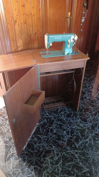 Máquina de coser Sigma antigua