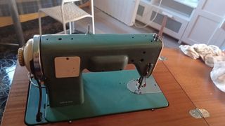 Máquina de coser Sigma antigua