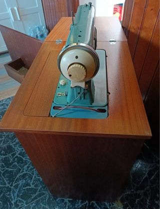 Máquina de coser Sigma antigua