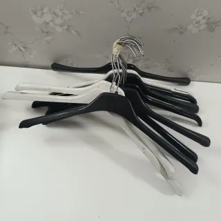 Confezione da 10 grucce in plastica e metallo