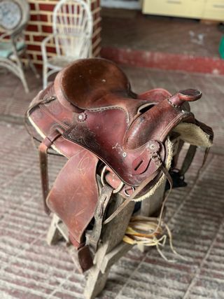 Silla de montar a caballo de cuero