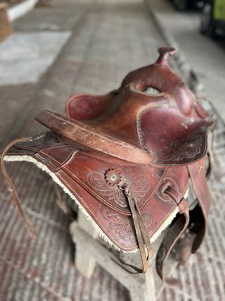 Silla de montar a caballo de cuero