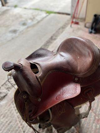 Silla de montar a caballo de cuero