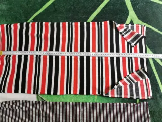 Vestido de tubo a rallas + falda de tubo