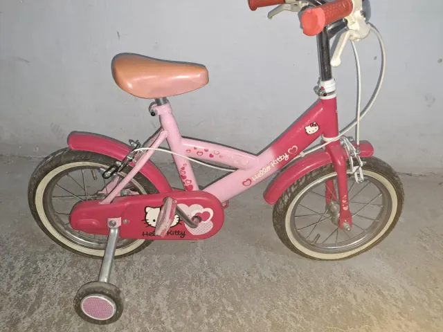 Bicicleta infantil Hello Kitty rosa