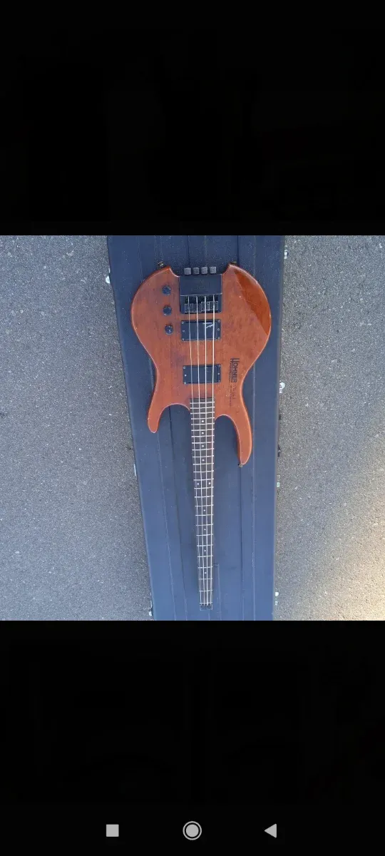 Bajo Honner the Jack, Squier y Starforce