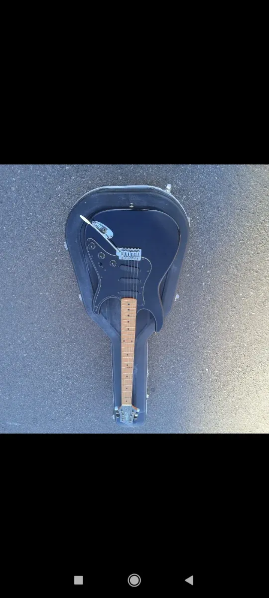 Bajo Honner the Jack, Squier y Starforce