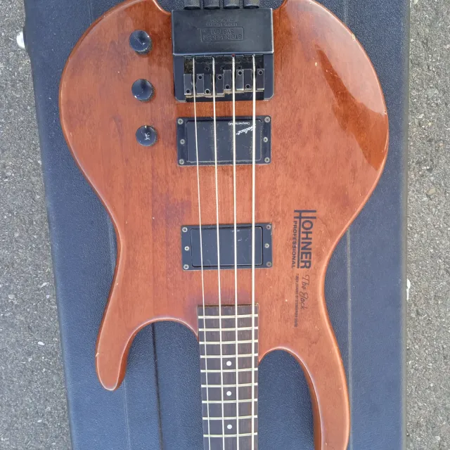 Bajo Honner the Jack, Squier y Starforce