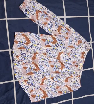 Camisa hombro descubierto floral