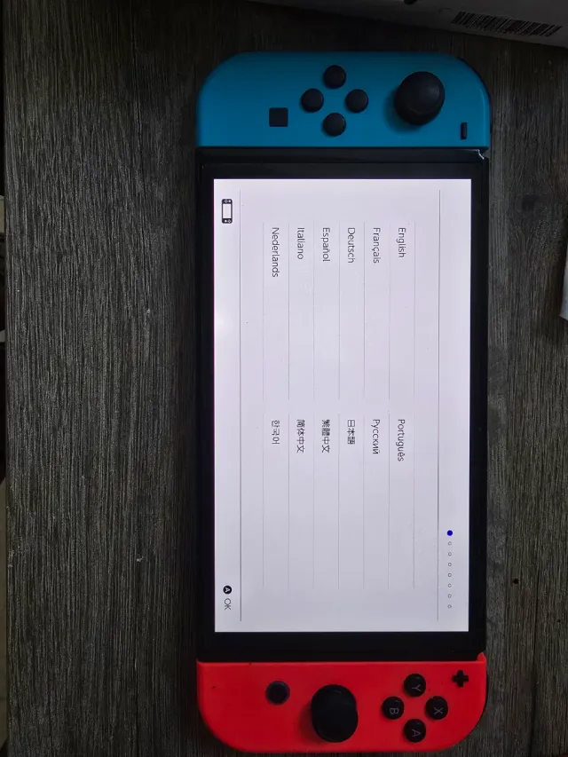 Nintendo Switch OLED Azul/Rojo y Minecraft