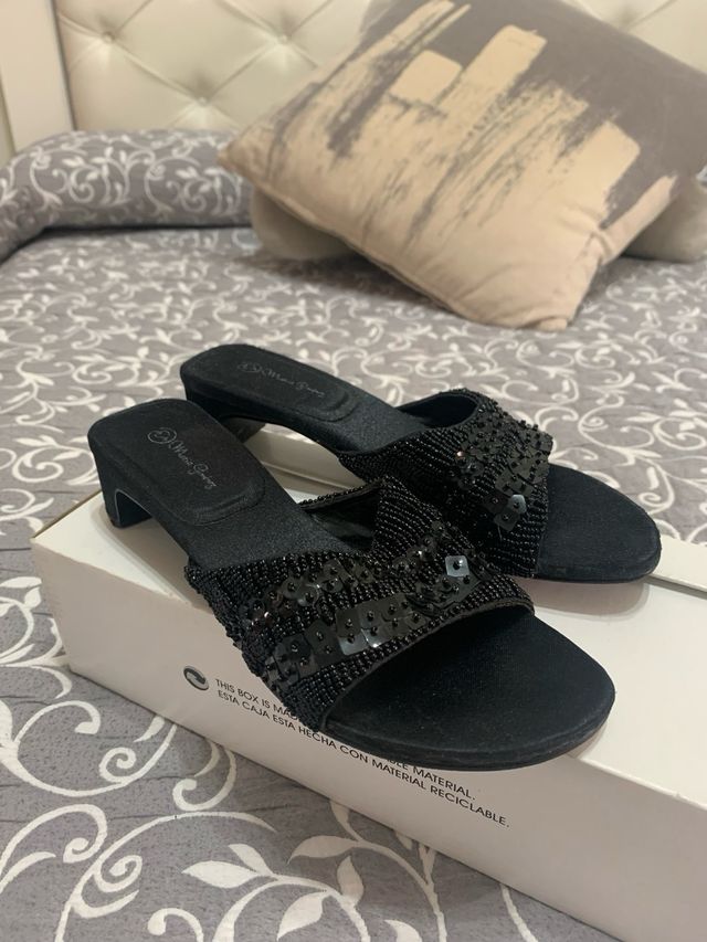 Sandalias tacón bajo María González